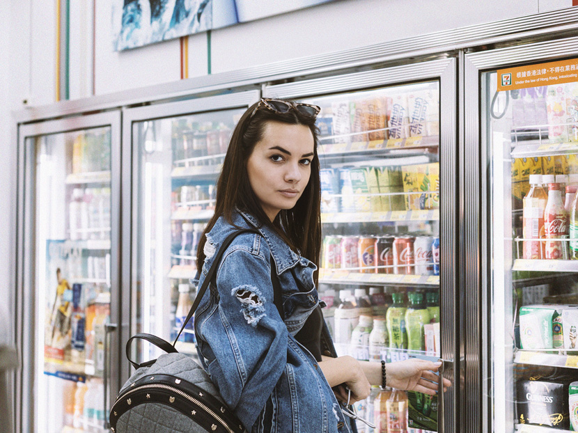 Hong Kong - 7eleven (Model: Flora)